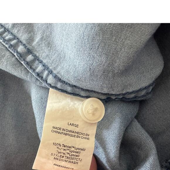 Thread & Supply L Womens Button Front Roll Table Sleeves Blue Chambray Shirt - Picture 4 of 8